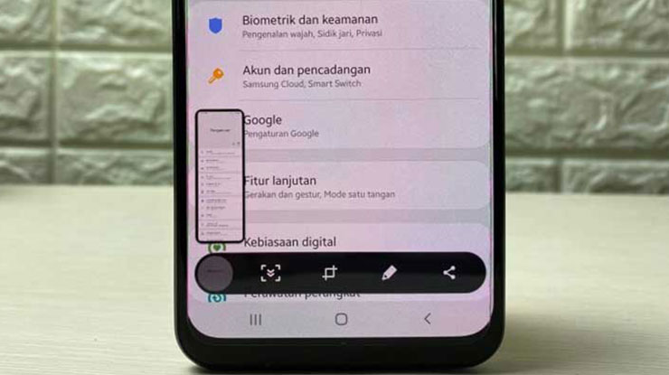 Cara Screenshot HP Samsung A11 Panjang